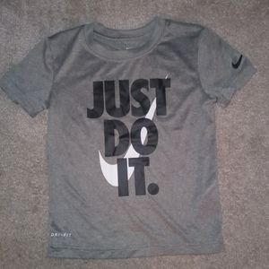 Nike T-shirt